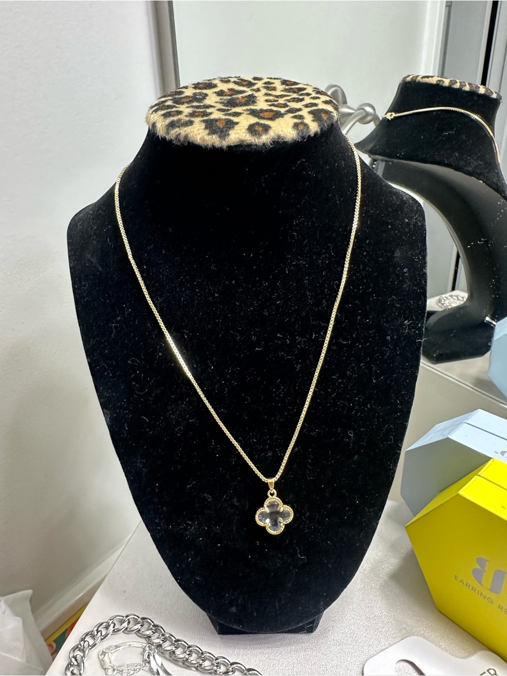 4 Necklaces for the Price of 1! - Picture 4 of 5